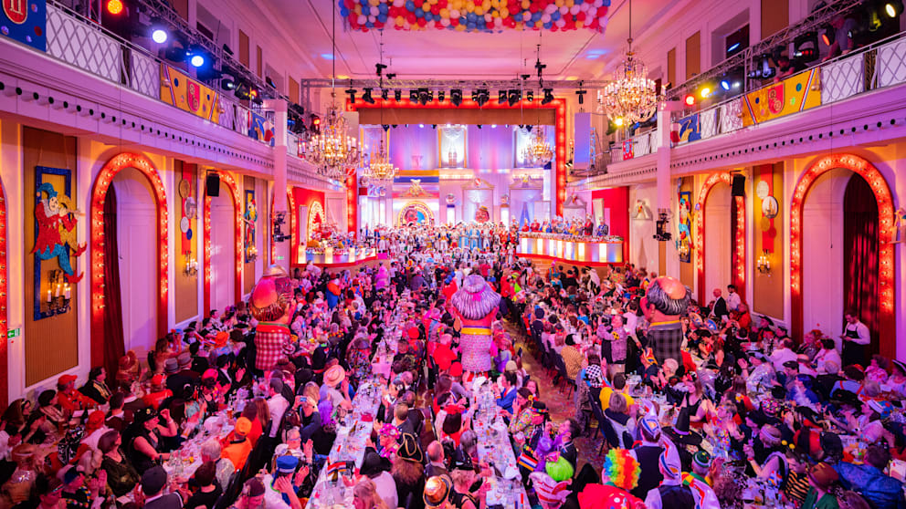 70 Jahre „Mainz bleibt Mainz, wie es singt und lacht“! Die „Mutter aller Fernsehsitzungen“ gibt es seit 1955 und wird am Freitag vor Rosenmontag wieder live im Ersten übertragen