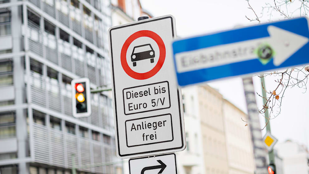 Wo steht dieses Schild und was bedeutet es für Diesel-Fahrer?