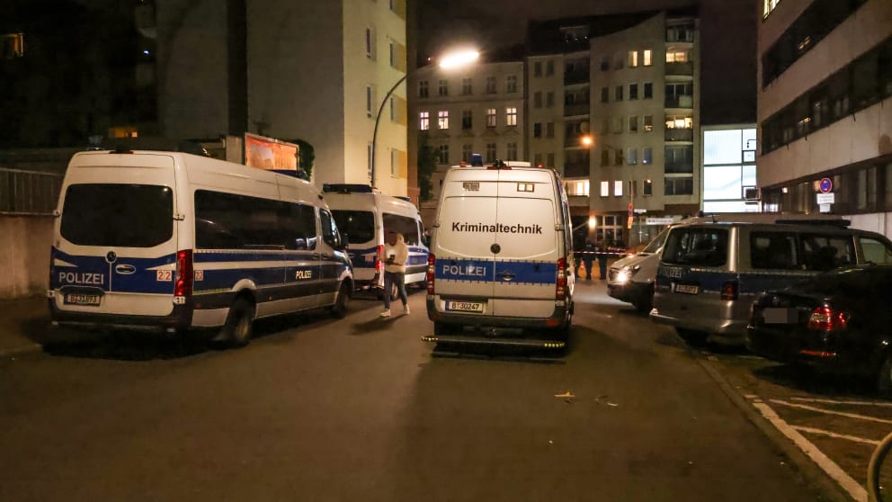 Die Ermittler sicherten Material aus einer Überwachungskamera