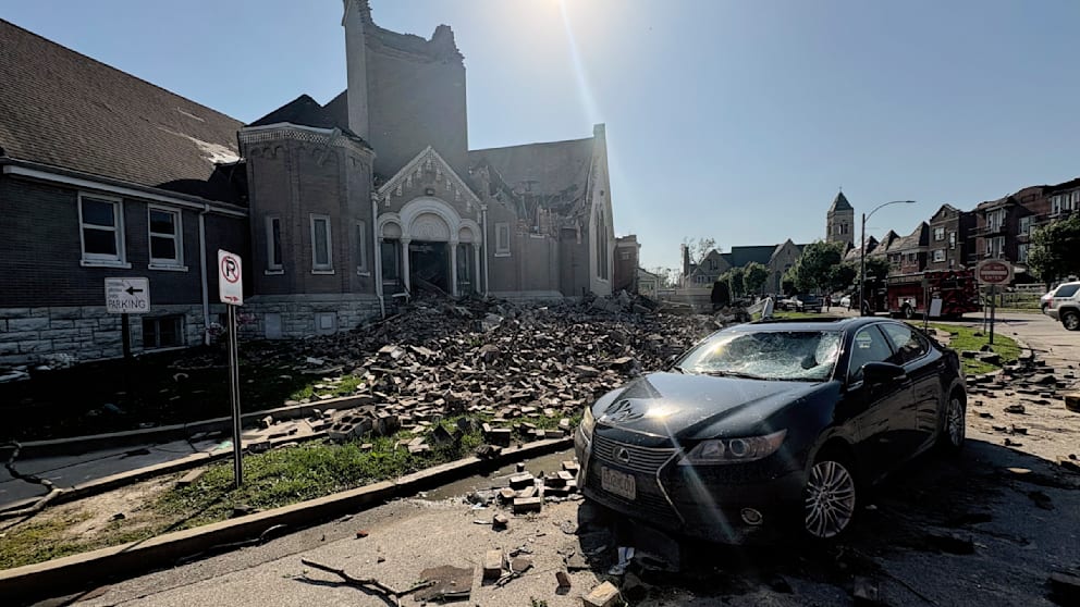 Ein Teil der Centennial Christian Church in St. Louis ist durch das heftige Unwetter eingestürzt