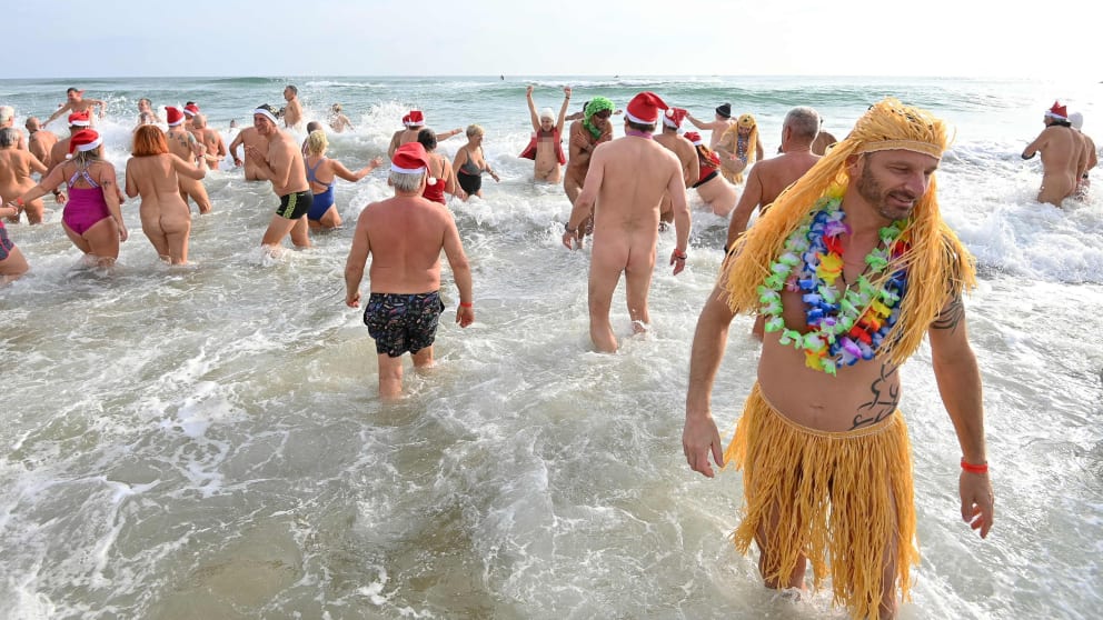 Neujahrsfeier im Nudisten-Camp von Cap d'Agde