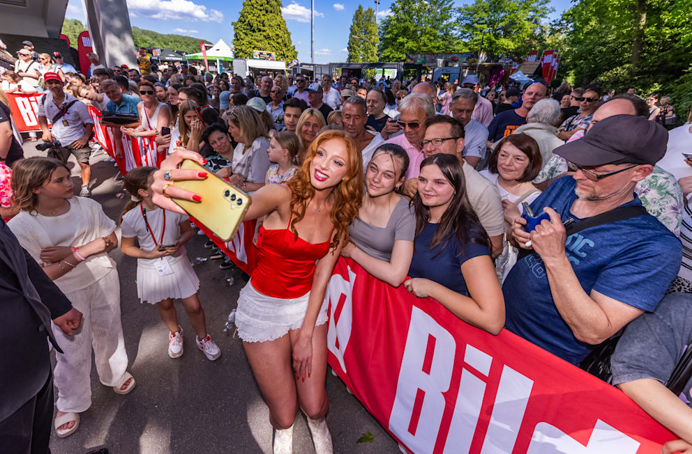 Anna Ermakova genießt die Nähe zu ihren Fans, sagt: „Ich bin unfassbar dankbar für diese Gelegenheit.“