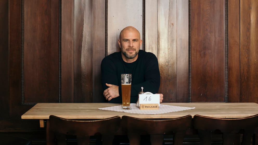 Felix Hutt beschriebt, was ein Jahr Alkoholverzicht mit ihm gemacht hat und warum man bei Promille-Pause auch mal schwach werden darf