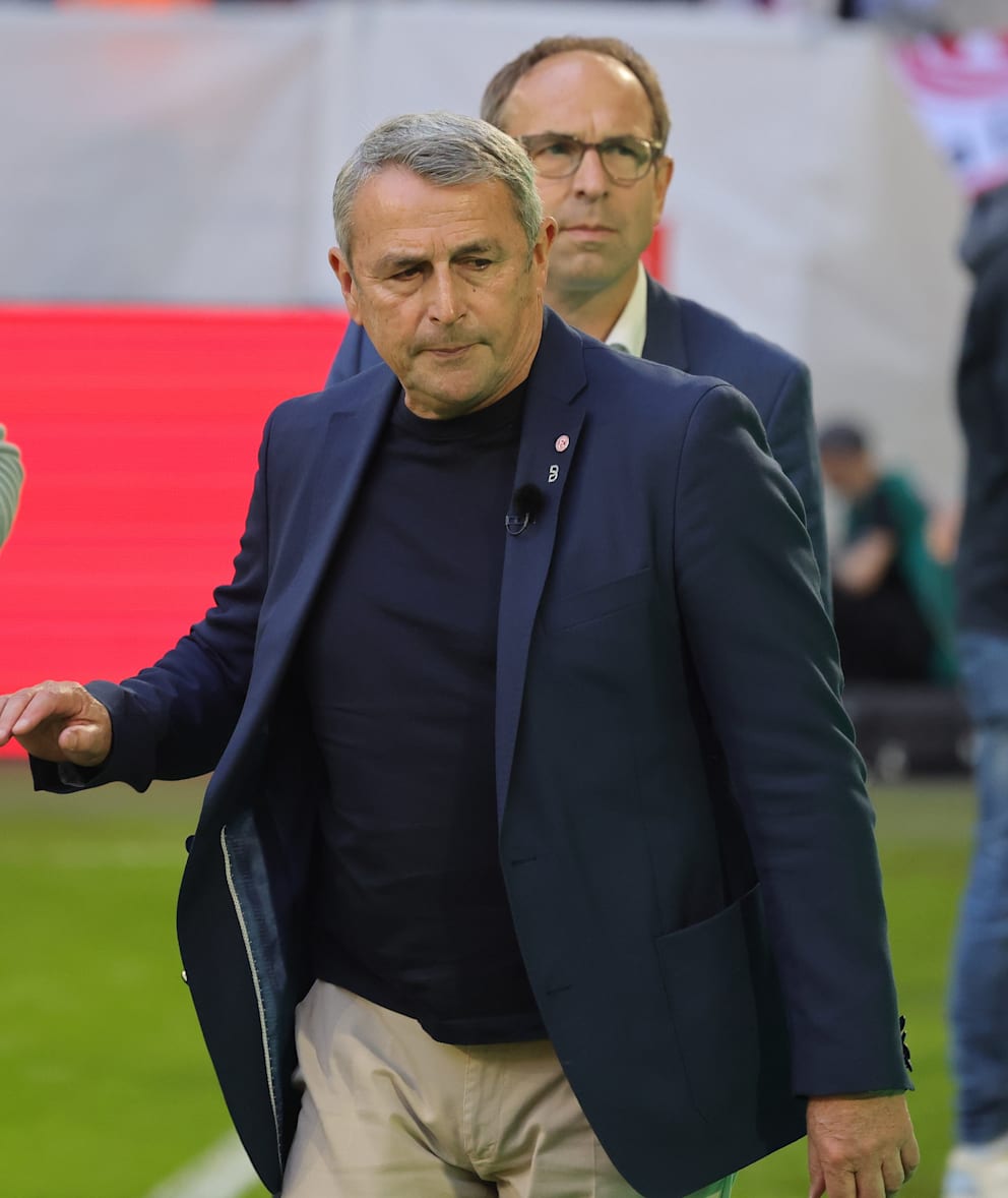 Die Bosse um Klaus Allofs (68) und Alexander Jobst (51) müssen die neue Saison mit weniger Kohle planen.