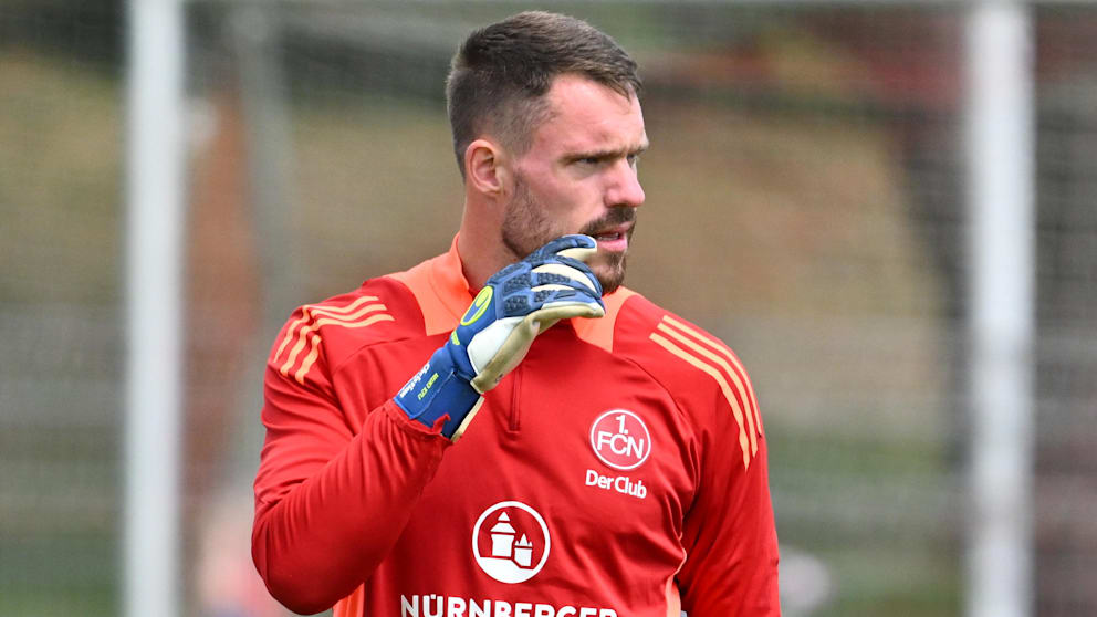Christian Mathenia (33) kommt am letzten Spieltag zu seinem ersten Ligaeinsatz in dieser Saison