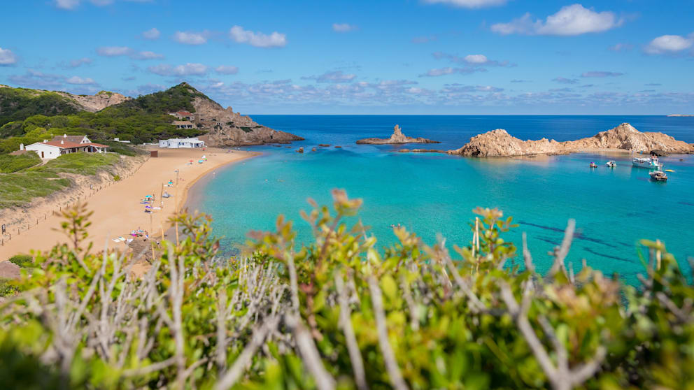 Die Cala Pregonda auf Menorca liegt malerisch
