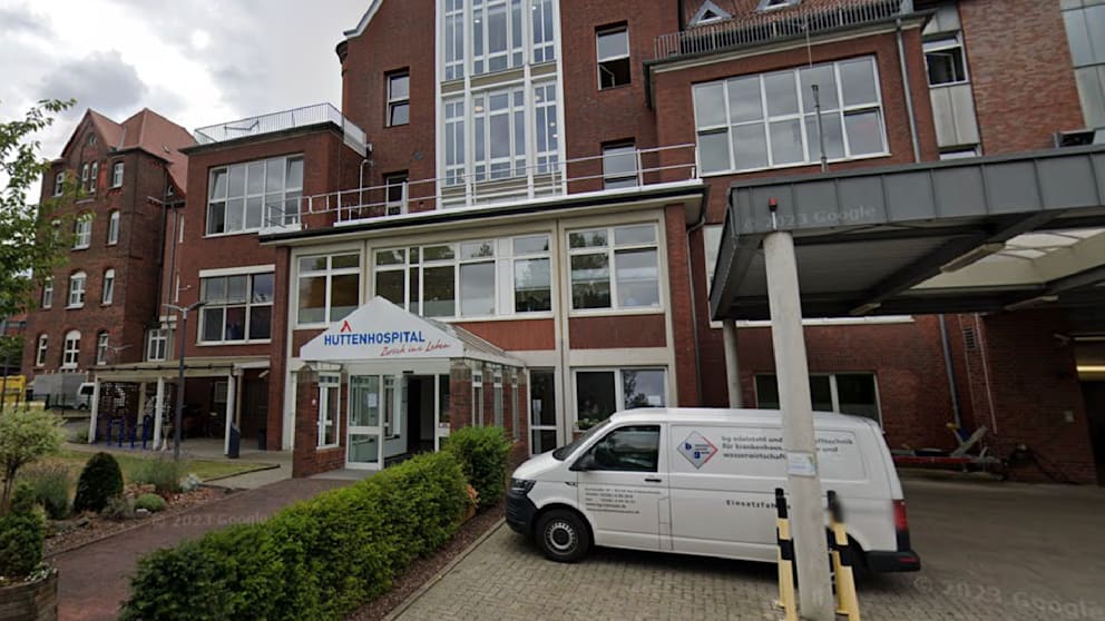 In diesem Krankenhaus in Dortmund arbeiten die drei Pflegerinnen