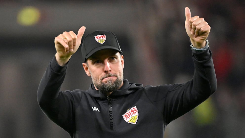 Trotz durchwachsener Bundesliga-Saison hat VfB-Trainer Sebastian Hoeneß (43) im Endspurt noch einiges vor