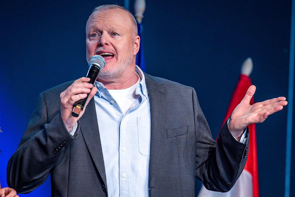 Gestenreich: Stefan Raab (58) bei einem ESC-Event am Donnerstag in Basel