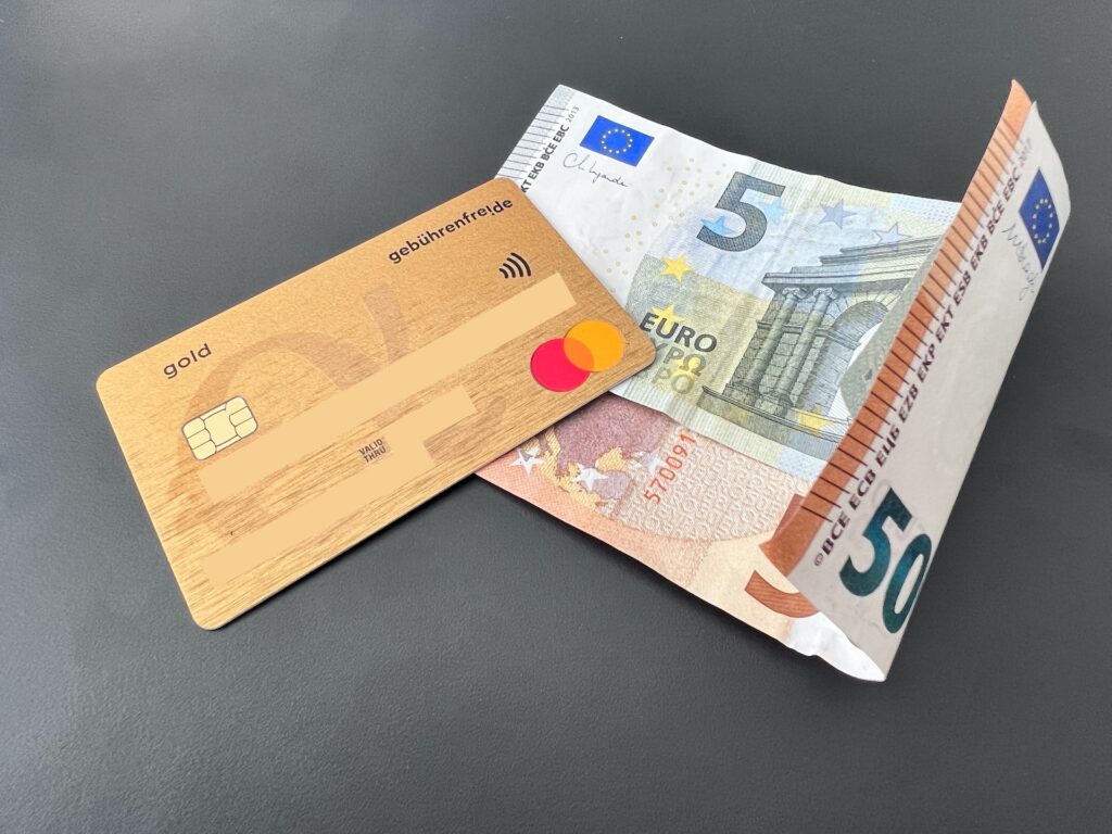 Advanzia Kreditkarte abheben und bargeldlos bezahlen