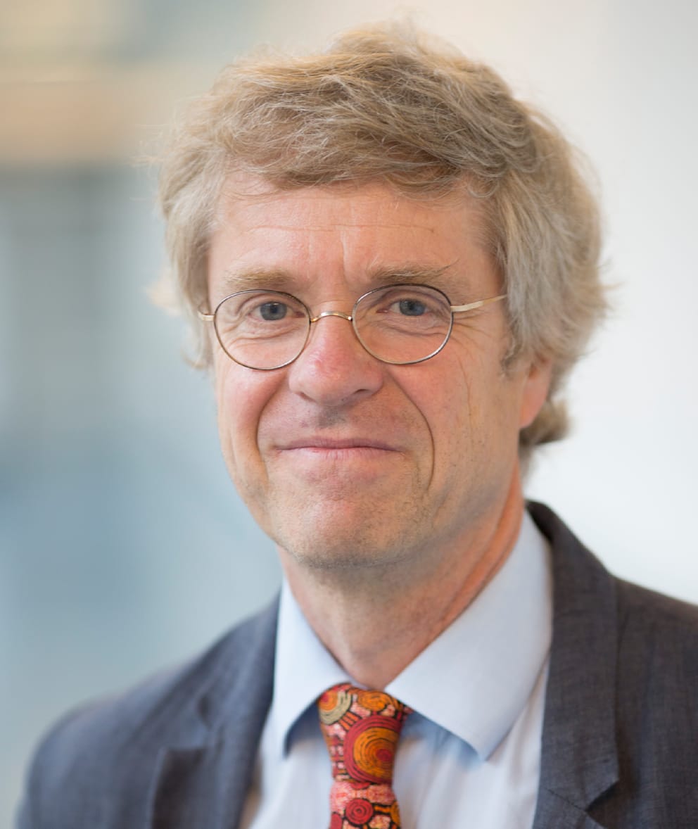 Kinderarzt Prof. Wieland Kiess beantwortet im BILD-Studio live Ihre Fragen