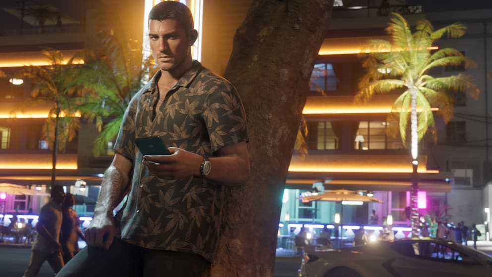 Protagonist Jason vor den Neonlichtern und Palmen Vice Citys. Vorbild für die Stadt ist Miami