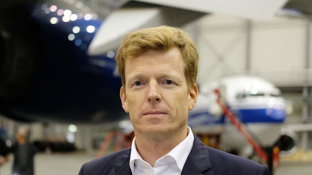 Sparkurs: Flughafen-Boss Götz Ahmelmann