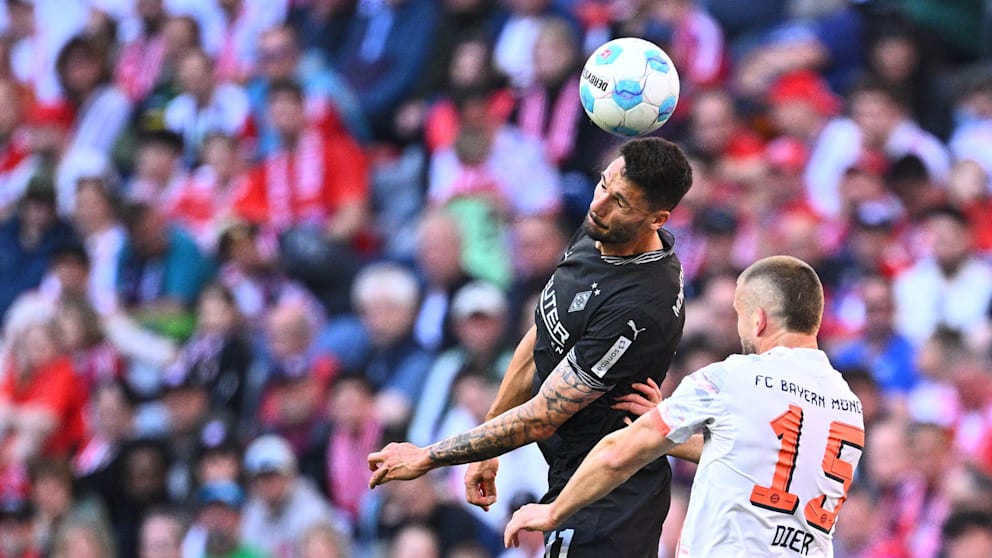 Wieder mal Kopfball-Sieger: Tim Kleindienst (29) im Duell mit Bayerns Eric Dier
