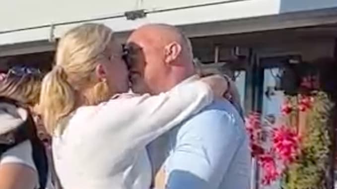 Bettina Wulff (51) und Mark Lambrecht (51) genießen die gemeinsame Zeit. Ein enger Freund zu BILD: „Er und Bettina sind bis über beide Ohren verknallt.“