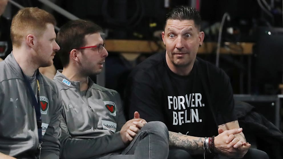 Stefan Kretzschmar (52/r.) mit seinem Trainer-Team Jaron Siewert (31/M.) und Max Rinderle (38)