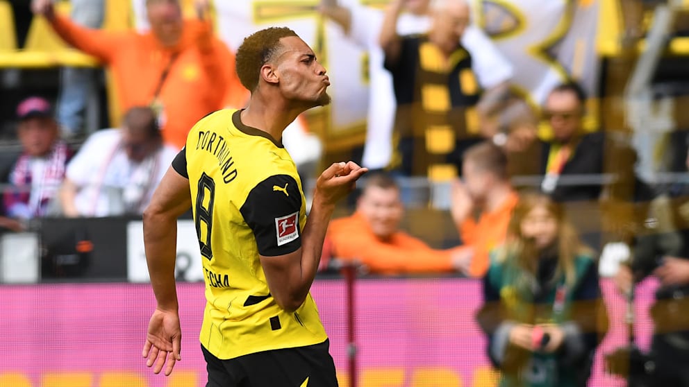 Am Ende dann gaaaanz locker: Felix Nmecha (24) trifft zum 3:0