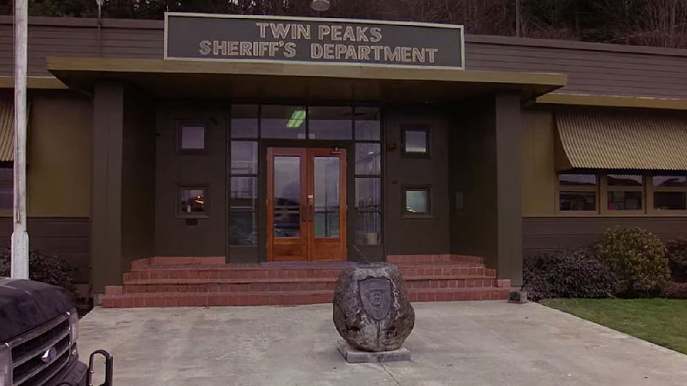 Das Büro des Sheriffs in „Twin Peaks“ – hier versuchen Special Agent Dale B. Cooper und sein Team den Mord um Laura Palmer aufzuklären