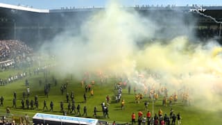 3. Liga: Dynamo Dresden steigt in 2. Liga auf, Fans feuern mit Raketen