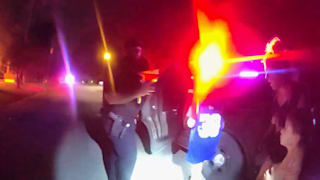 Polizisten retten zwei Jungen aus brennendem Haus in Texas / USA