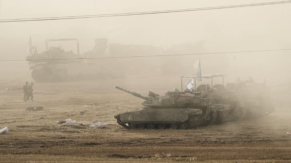 Israels Armee rückt vor ++ Luftschläge gegen „mehr als 150 Terrorziele“ : Neue Großoffensive in Gaza