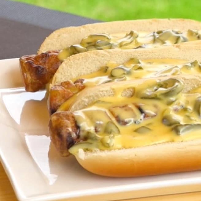 Etwas feines vom Grill - Hotdogs mit Chili-Cheese