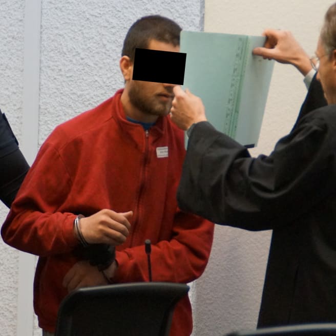 Mord-Prozess: Aus Frust! Asylbewerber soll Nächstbesten erstochen haben
