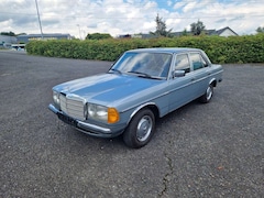 Bild des Angebotes Mercedes-Benz 200 W123 Benzin 1. Hand Oldtimer H-Kennzeichen