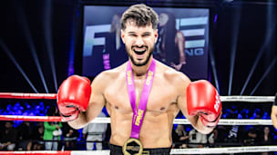 Bocc Özsu vs. Max Wilschrey: Technischer K.O. in Runde 1!