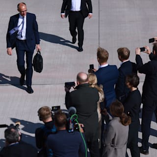 Merz und seine erste Reise: Auf ein Croissant mit Macron