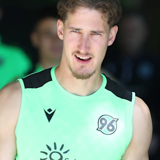 Hannover 96: Goodbye! Phil Neumann spricht über seinen England-Traum