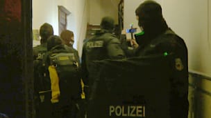 Razzia gegen Hooligans: Polizei durchsucht 31 Wohnungen