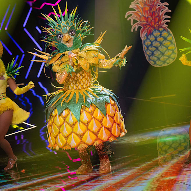 „Masked Singer“-Überraschung: „Lady Ananas“ ist eine Schauspiel-Ikone
