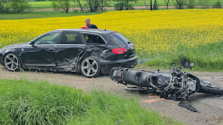 Crash bei Grünberg: Biker (62) stirbt beim Überholen