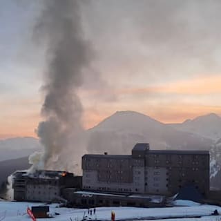 Großbrand in Hotel mit 428 Gästen in den Alpen: Die Urlauber schliefen
