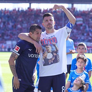 Fans feiern, Spieler weinen, Hecking entschuldigt sich: Mega-Emotionen in Bochum!