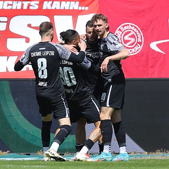 Abstiegskrimi in 4. Liga: Muss Lok Leipzig am Ende Chemie retten?