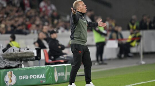 Coach Markus Anfang 1. FC Kaiserslautern FCK Gesture gesture on the sidelines MHPArena, MHP Arena Stuttgart, Baden-Wuerttemberg, Germany, Europe