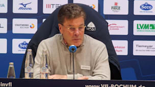 Ungewöhnlich: Bundesliga-Trainer verkündet Transfer auf Pressekonferenz