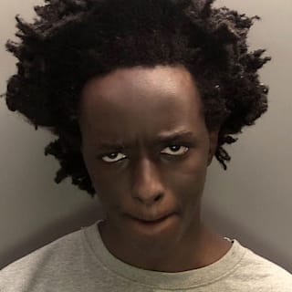 Attacke in Gefängnis in London: Mädchen-Mörder kippt kochendes Wasser über Wärter