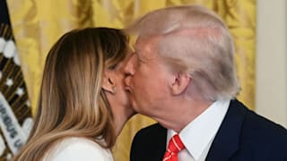 Donald Trump und Ehefrau Melania: Biograf räumt mit ihrer Bussi-Show auf