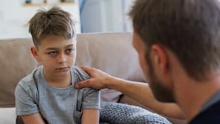 Stress, Druck, Selbstschutz: Die bittere Wahrheit über Kinderlügen