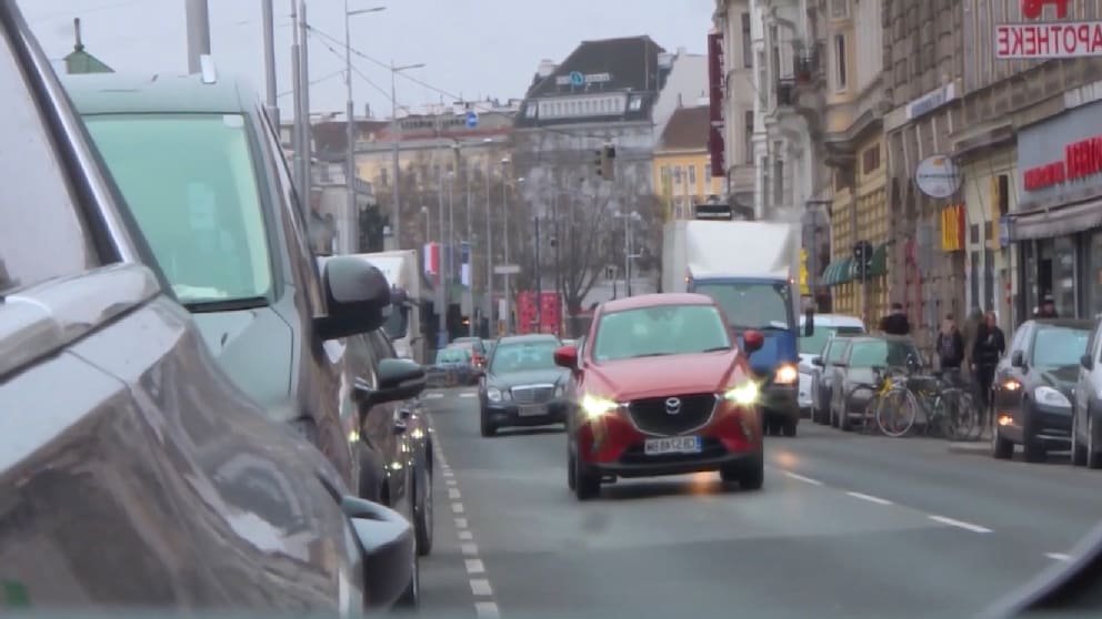 Neue Regel aus der EU: Ältere Autos sollen bald jährlich zum TÜV