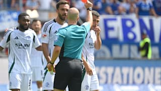 2. Bundesliga: Schalke 04 mit Schiri-Zoff bei Pleite gegen Klose