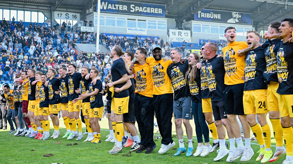 Dynamo Dresden: Irre Aktion! Aufstiegshelden laufen zum Spiel