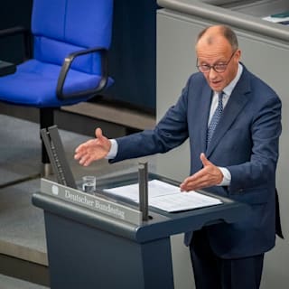 Erste Regierungserklärung: Scholz-Mann schrieb die Merz-Rede