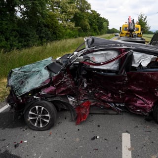 Hessen: Rentner-Ehepaar stirbt bei schwerem Unfall