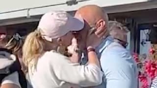 Bettina Wulf packt an: Sie putzt bei ihrem Bodyguard schon die Fenster