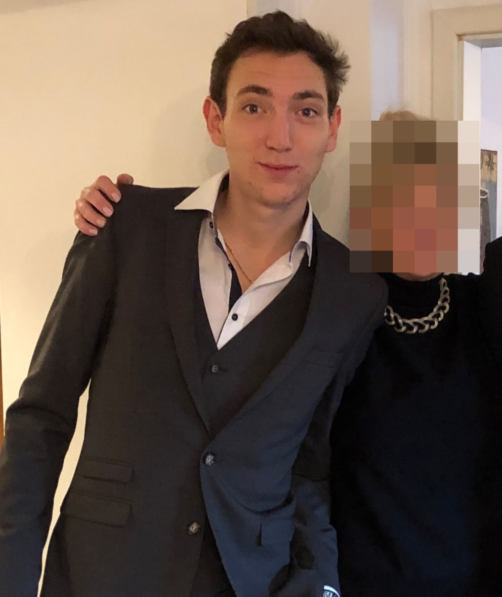 Beifahrer Ben A. starb bei dem schweren Unfall. Er war in seinem Heimatort Gauting sehr beliebt