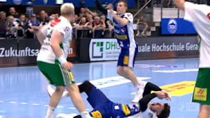 Rot!: Hier wird ein Handball-Nationalspieler umgehauen